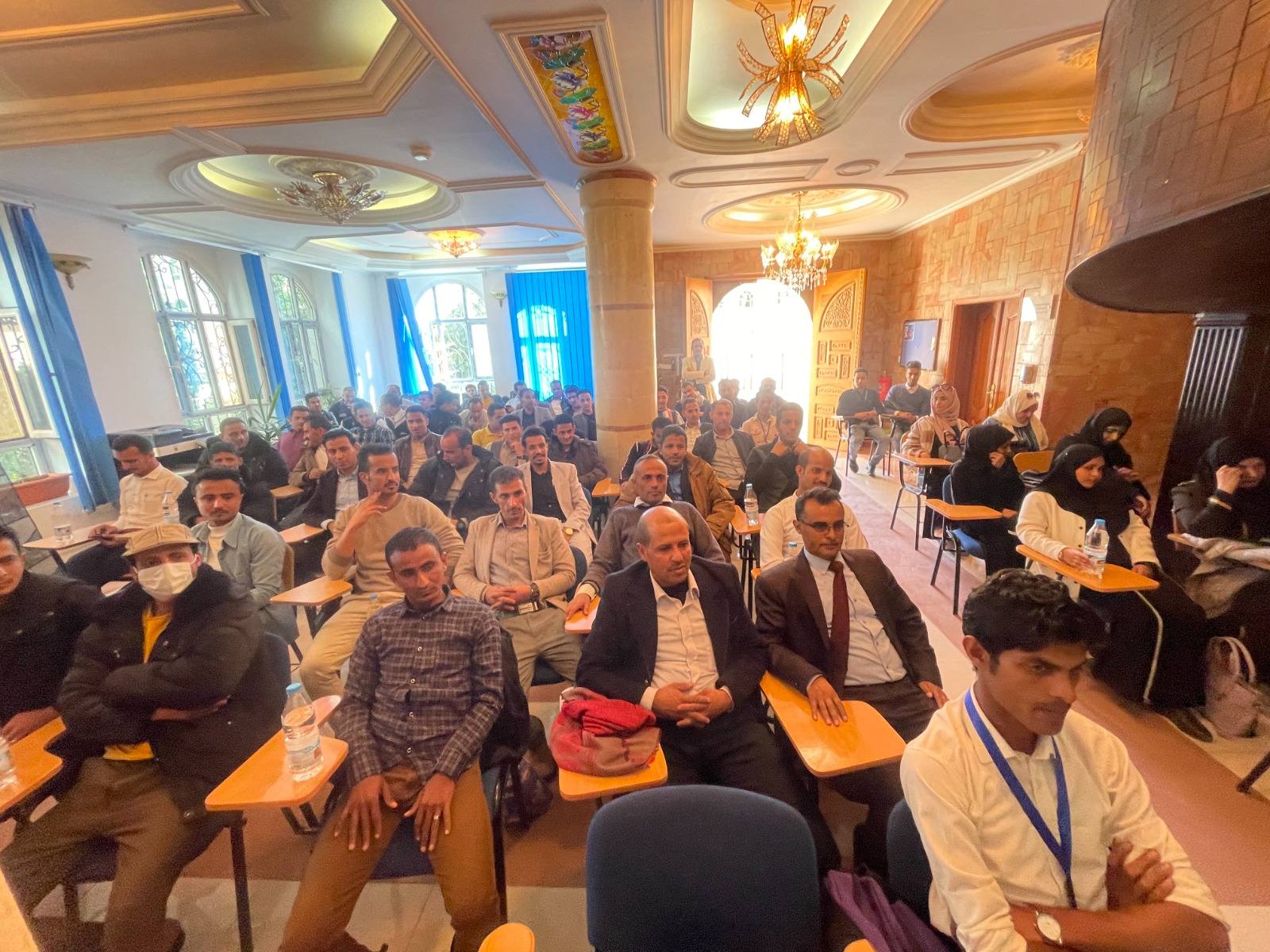 مجموعة العالمية - يونيفرسال يمن للدعم اللوجستي والإنشائي تقيم دورات تدريبية لموظفيها في مجمع حدة السكني